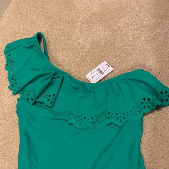 One piece Swim suit - Picture 3 of 4